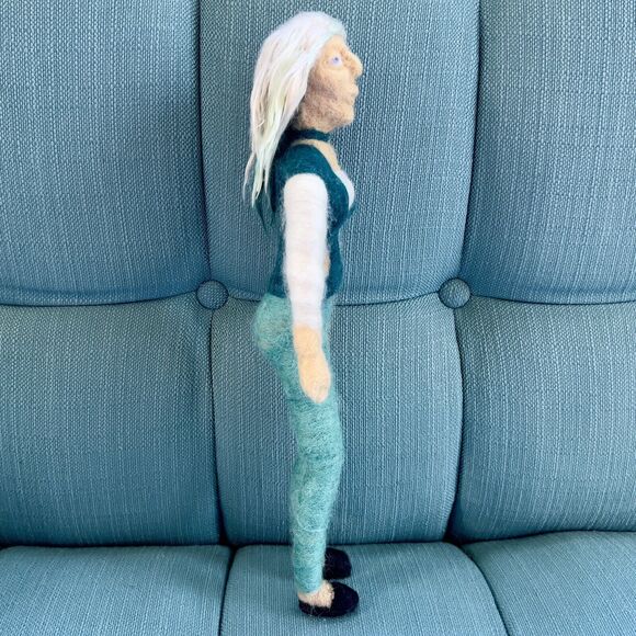Wool Felted Doll OOAK Trendy Old Woman Poseable Handmade Needlework Art Piece - Picture 10 of 16